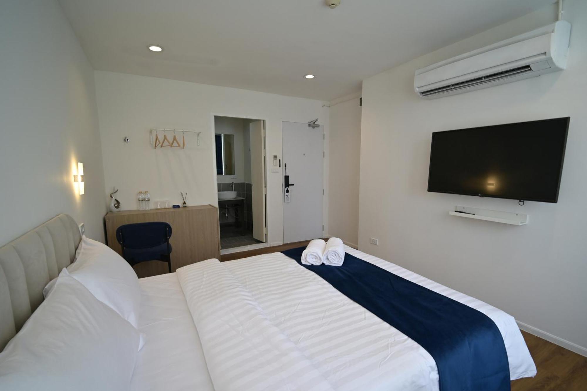 Yummy House Hotel 3*